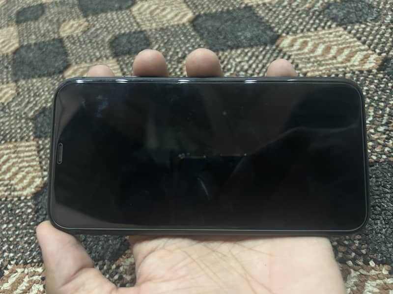 Apple iPhone 11 3