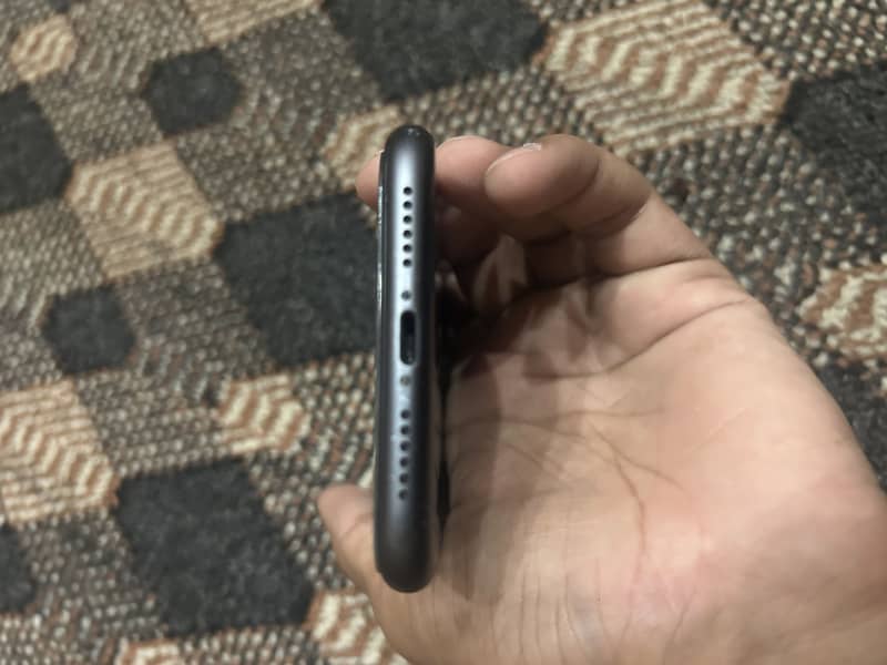 Apple iPhone 11 5