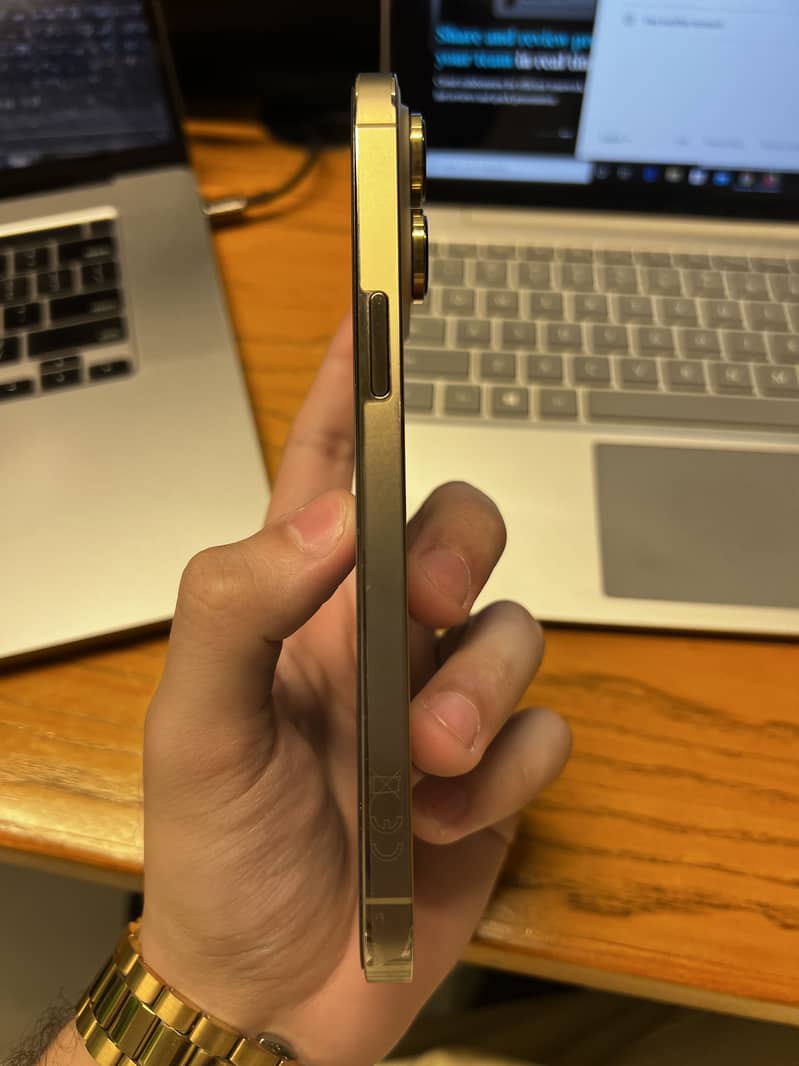 Iphone 14 pro Max 3