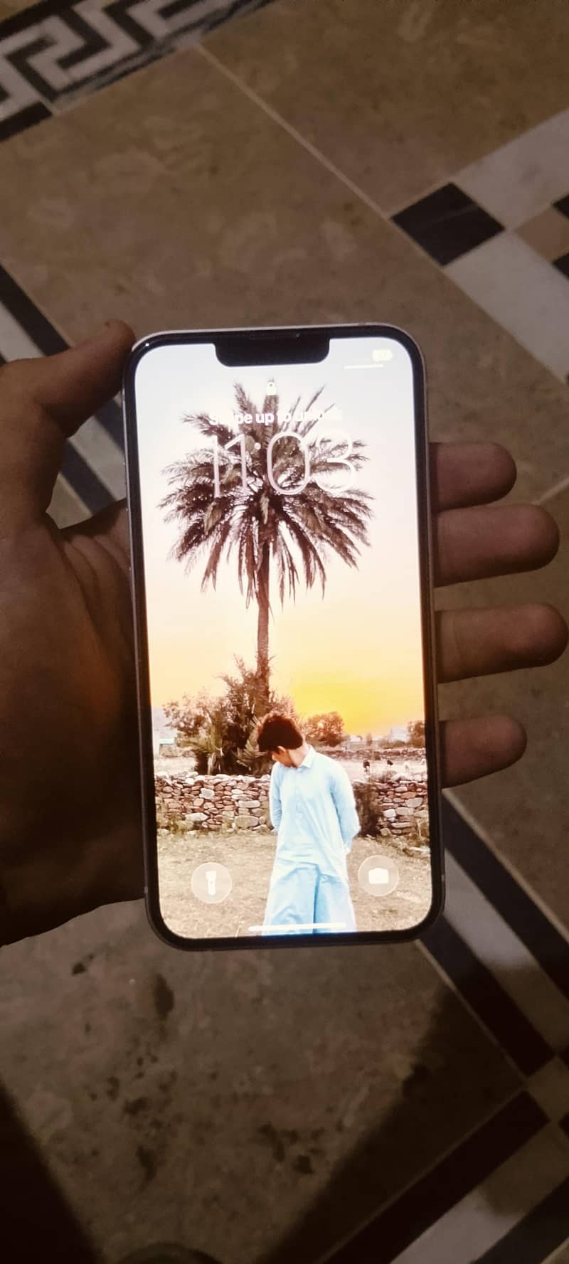 Apple iPhone 13 4