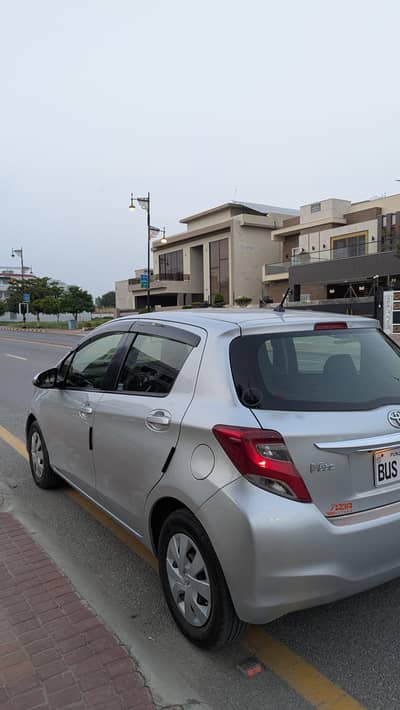 Toyota Vitz 2015