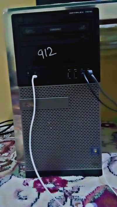 full setup PC plus monitor plus wife checker
