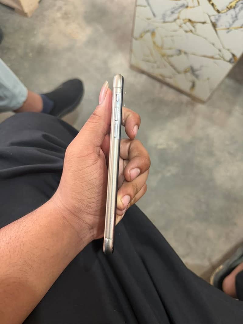 Iphone Xs 4