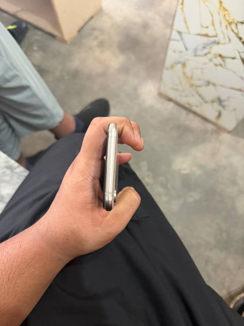Iphone Xs 5