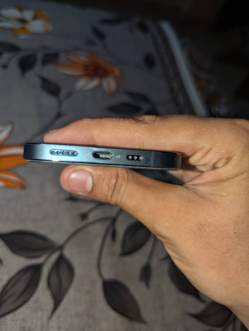Apple iPhone 12 Pro 4