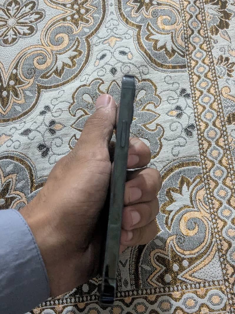 iphone 12 pro 4