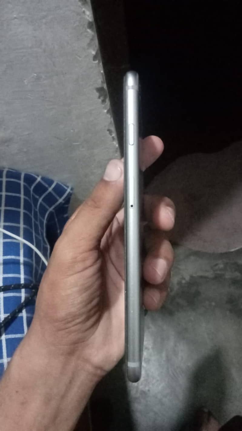 Apple iPhone 6 Plus 2