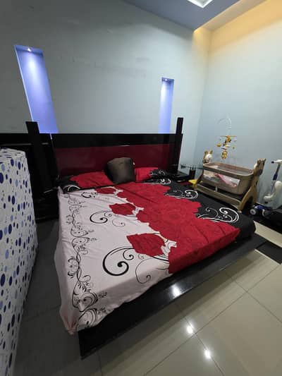 Modern Style Bed