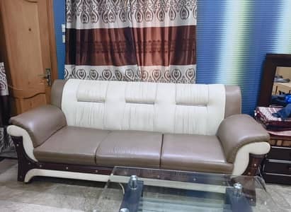Jumbo 5-Seater Sofa Set | Solid Wooden Frame | Well Maintained