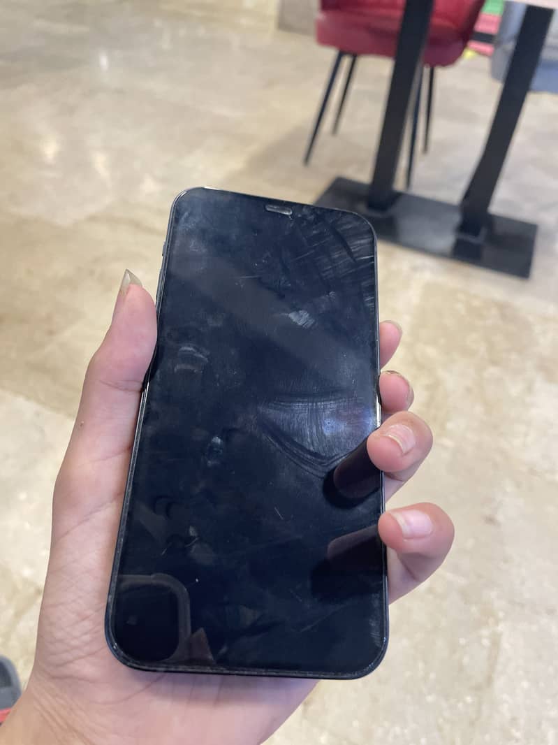 Apple iPhone 12 1
