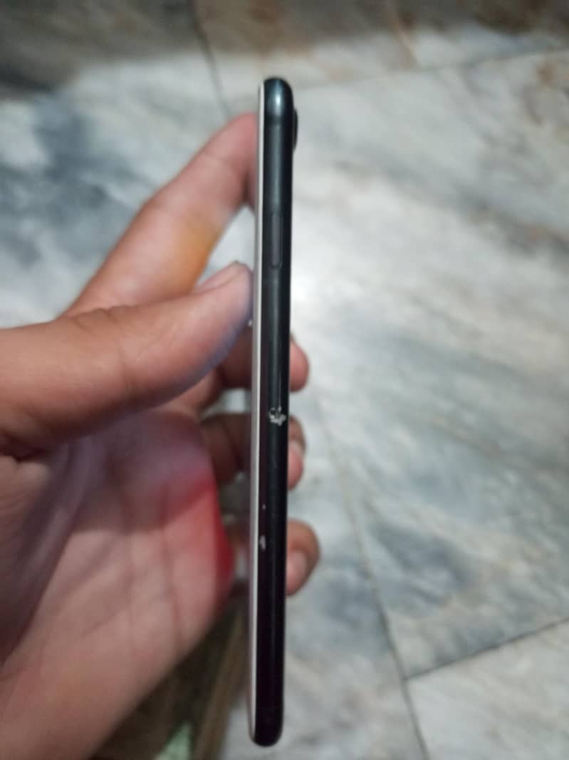 Apple iPhone 7 1