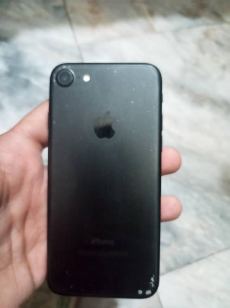 Apple iPhone 7 2