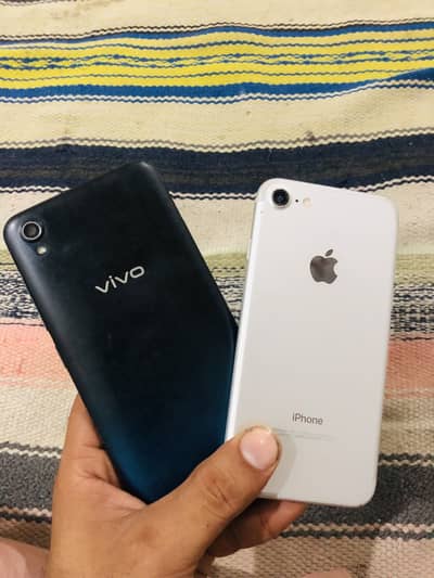 Apple iPhone 7 and vivo