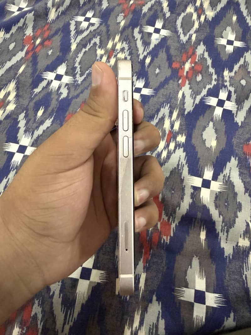 Iphone 13 mini 4