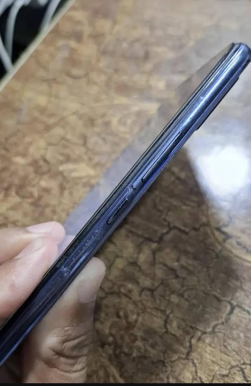 Vivo V21e 4