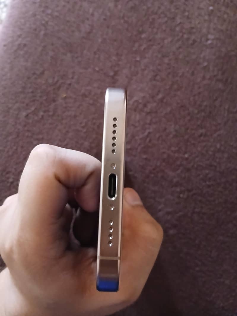 iPhone 16 Pro Max 3