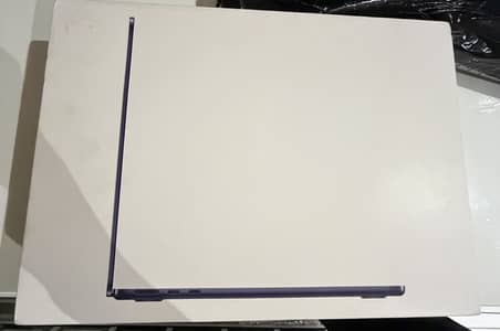 Macbook Air M5 box pack