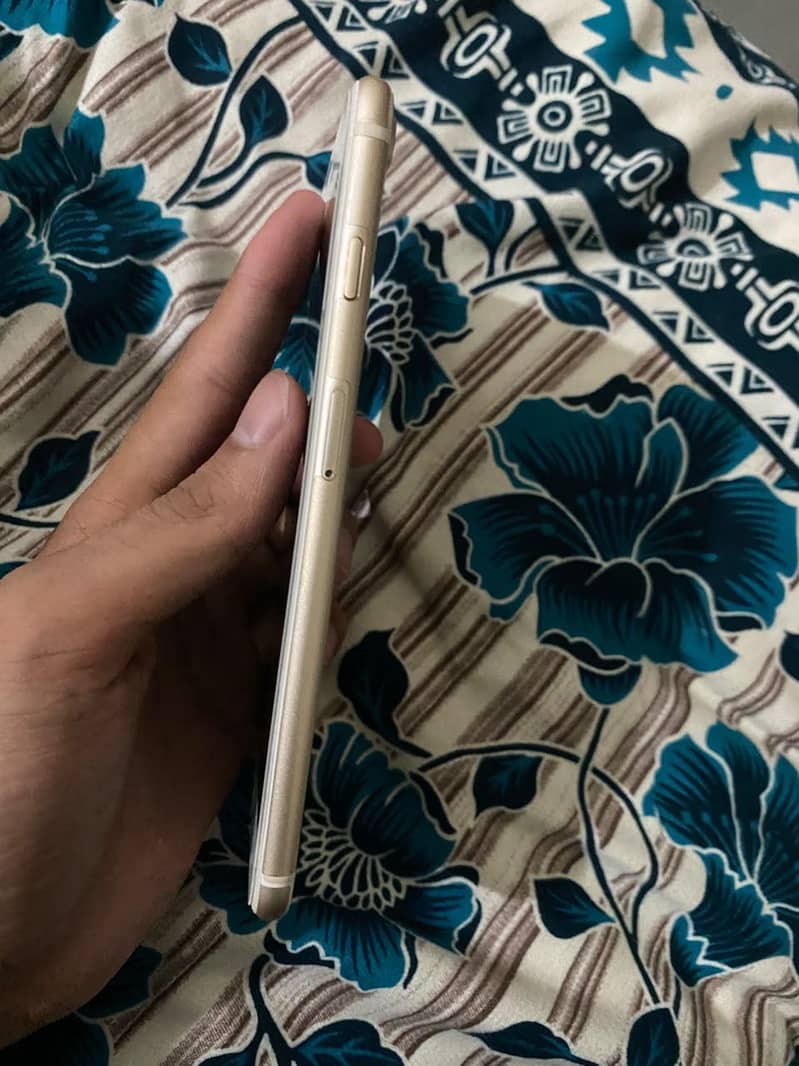 Apple iPhone 7 Plus 3