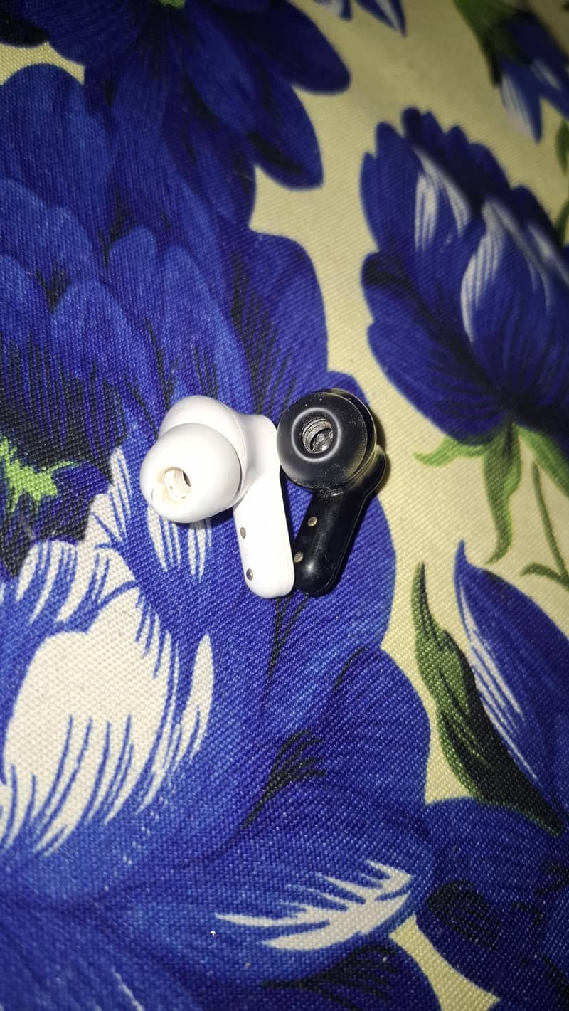 Audionic 550 Airbuds 1