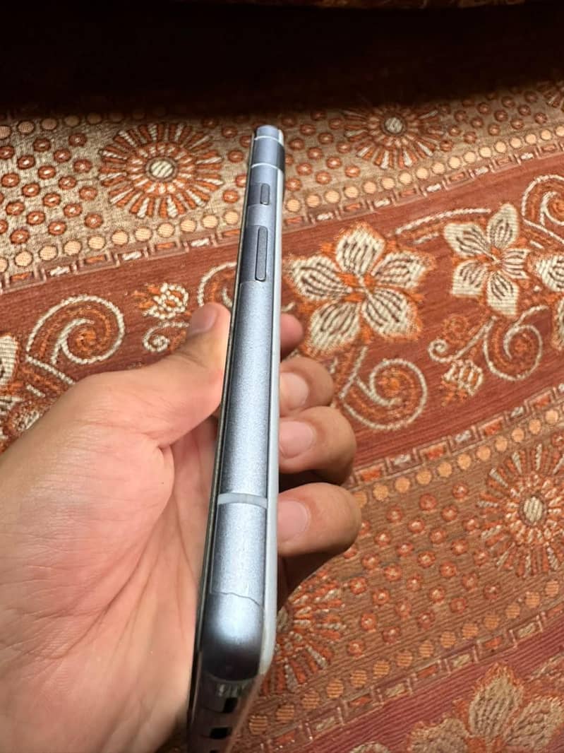 Google Pixel 7a 2