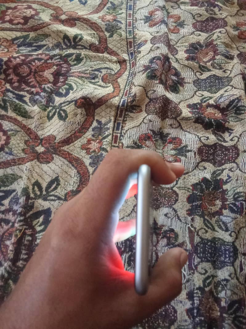 Apple iPhone 6 6