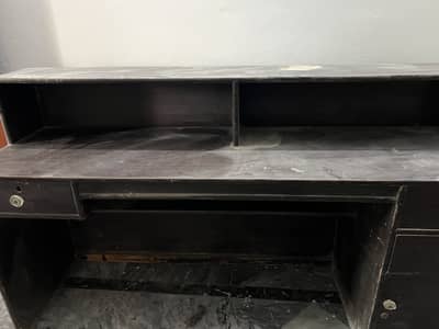 7 ft lenght wooden counter