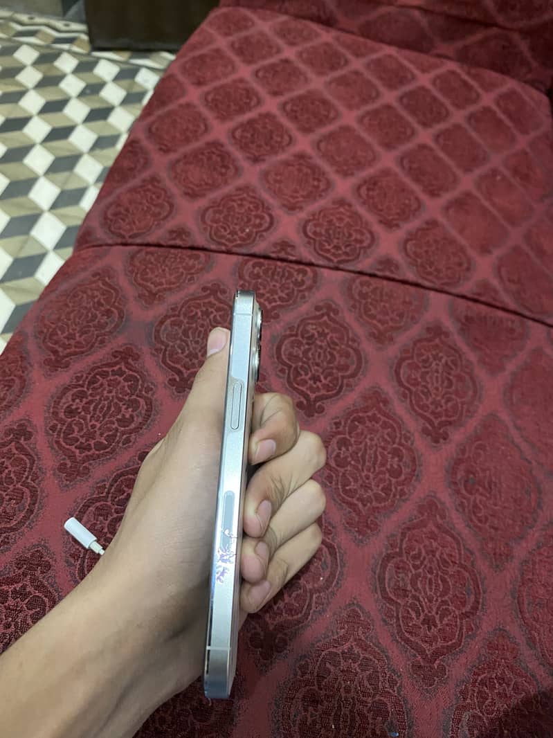 Apple iPhone 13 Pro 4
