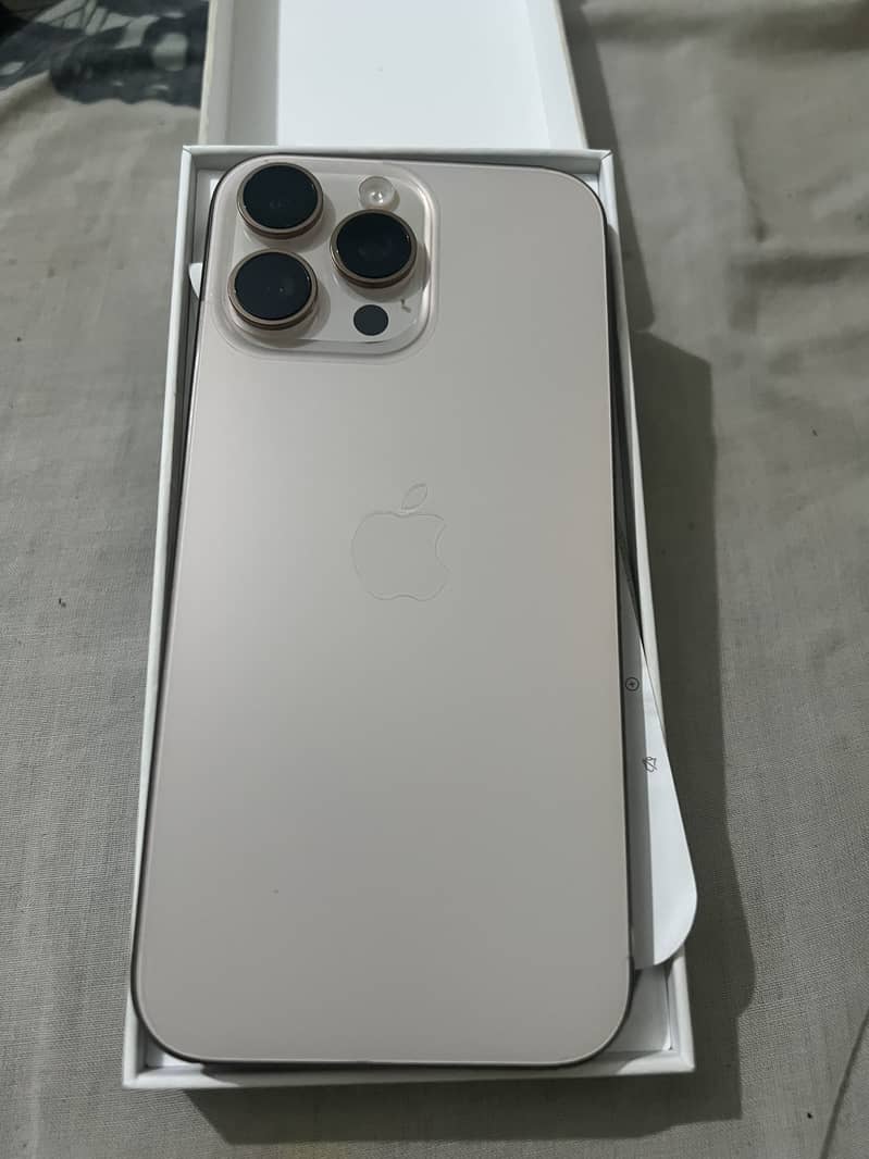 iPhone 16 pro max 0