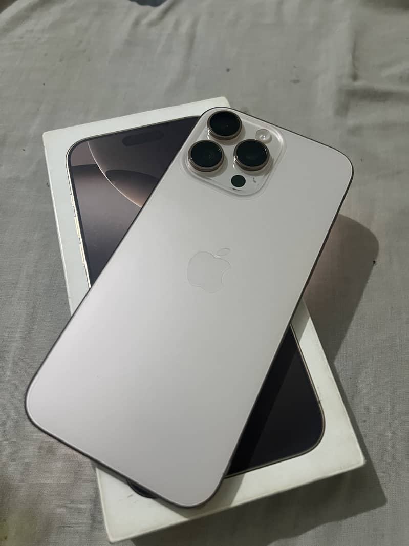 iPhone 16 pro max 1