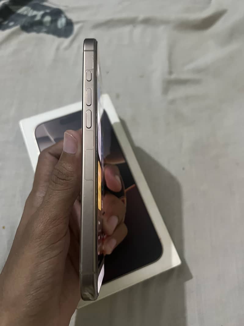 iPhone 16 pro max 7