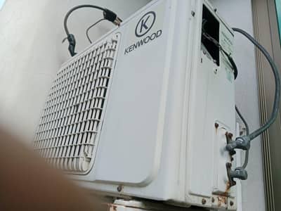 Kenwood AC very good condition one ton