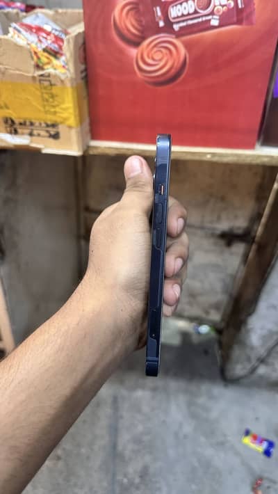 Iphone 13 jv sim time 128gb waterpack mint condition 10/10