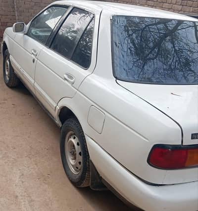 Nissan Sunny 1993