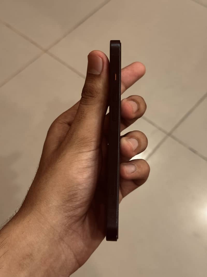 iPhone 13 3