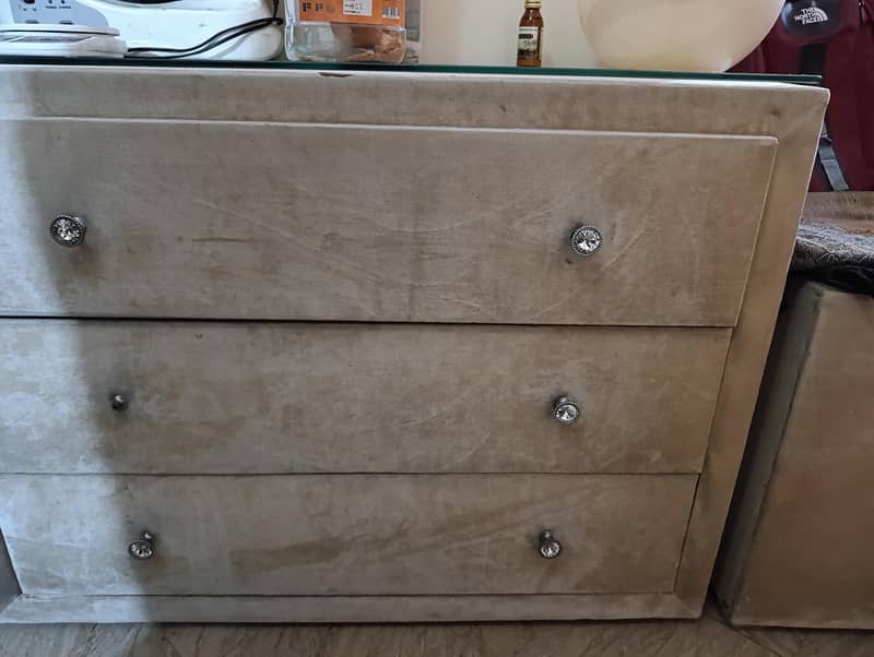 dressing table with mirror 0