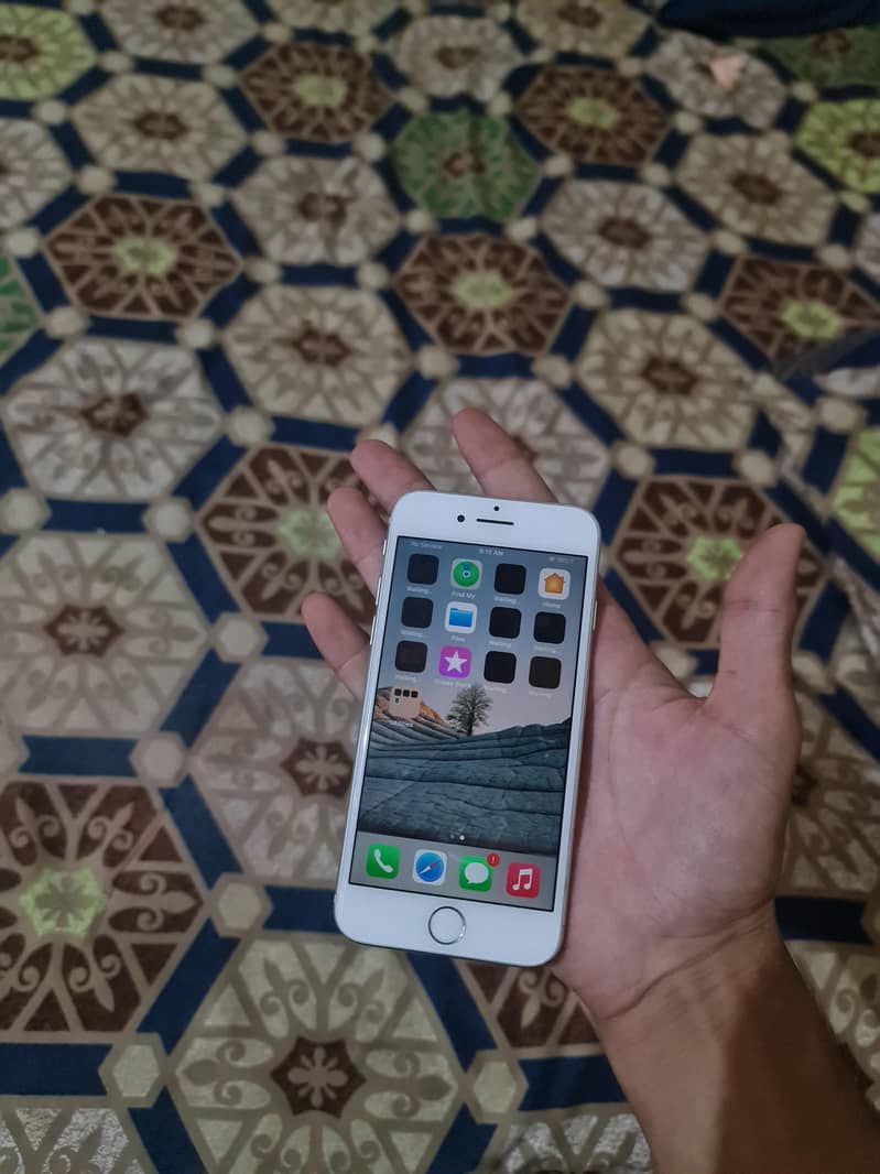 Apple iPhone 7 1