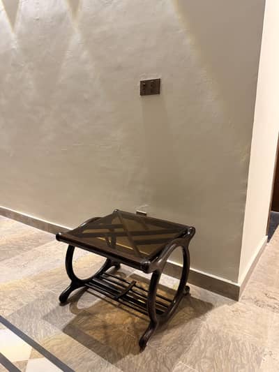 3 tables in excellent condition