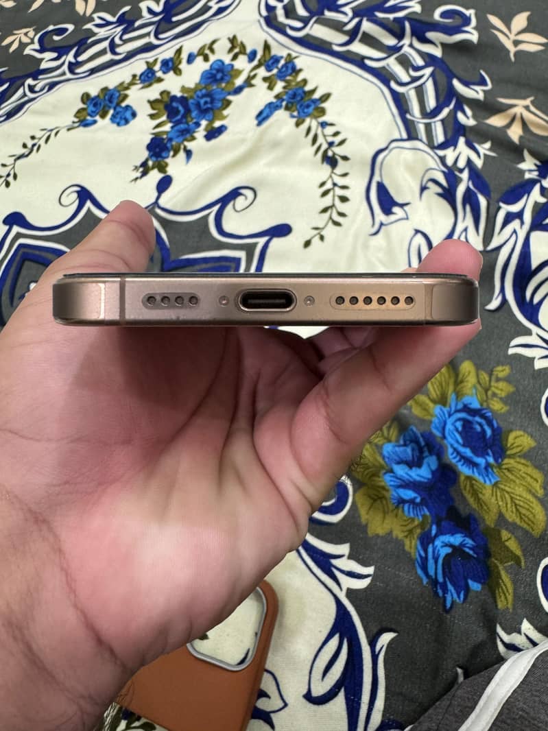 Iphone 16 pro max 1