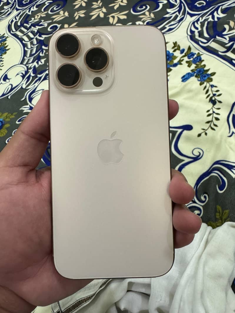 Iphone 16 pro max 3