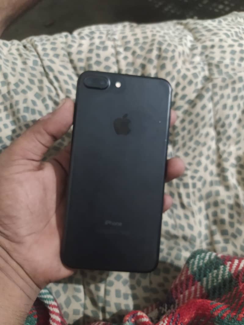 Apple iPhone 7 Plus 1