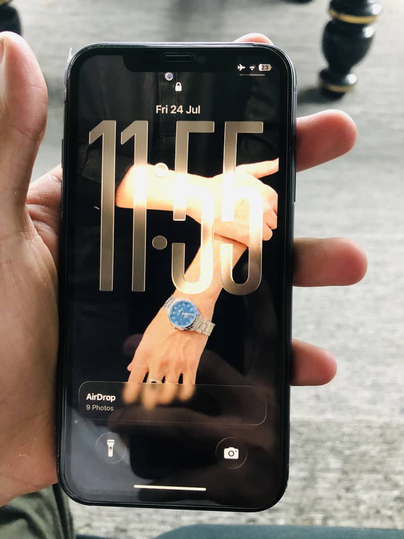 Apple iPhone 11 0