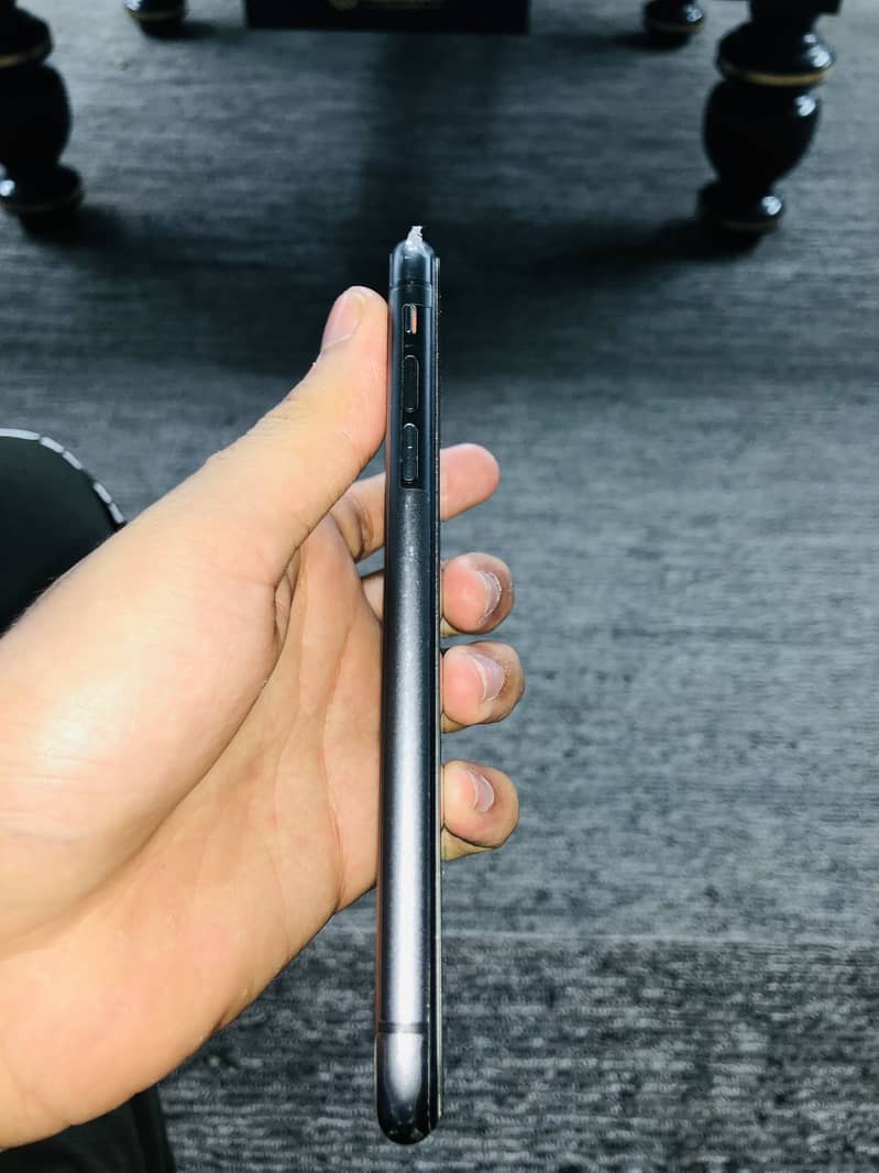 Apple iPhone 11 1
