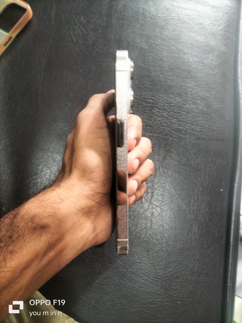 Apple iPhone 14 Pro 2