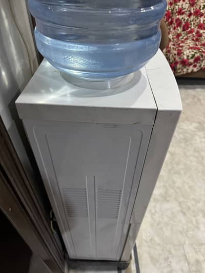 Pel. WaterDispenser