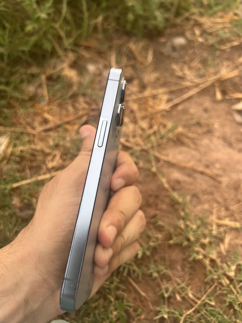 Apple iPhone 13 Pro 0