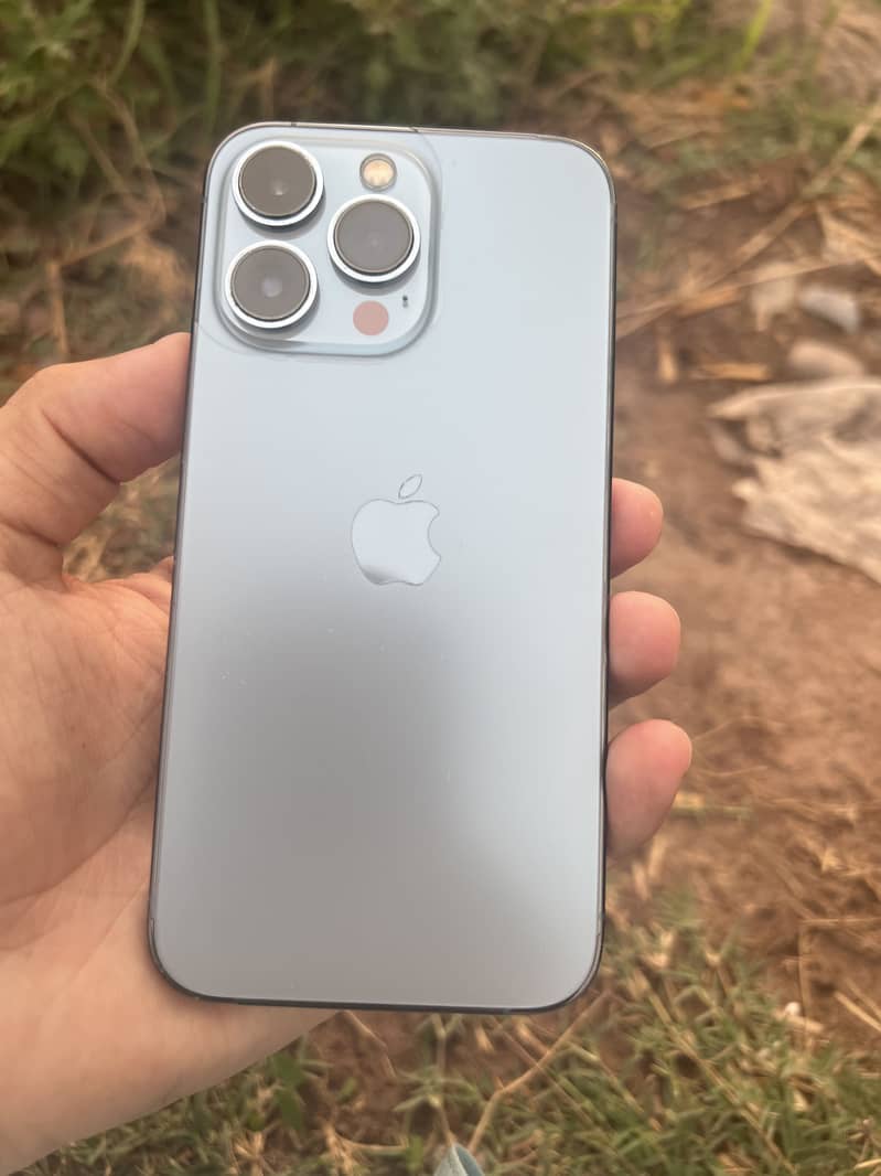 Apple iPhone 13 Pro 1