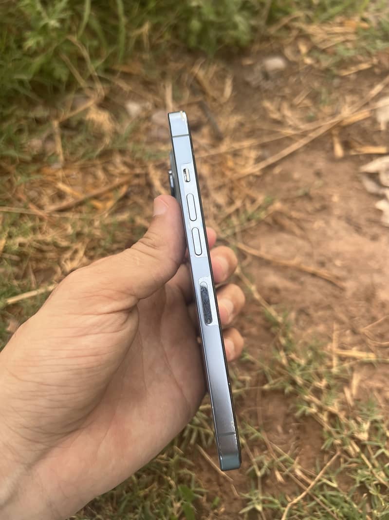 Apple iPhone 13 Pro 3