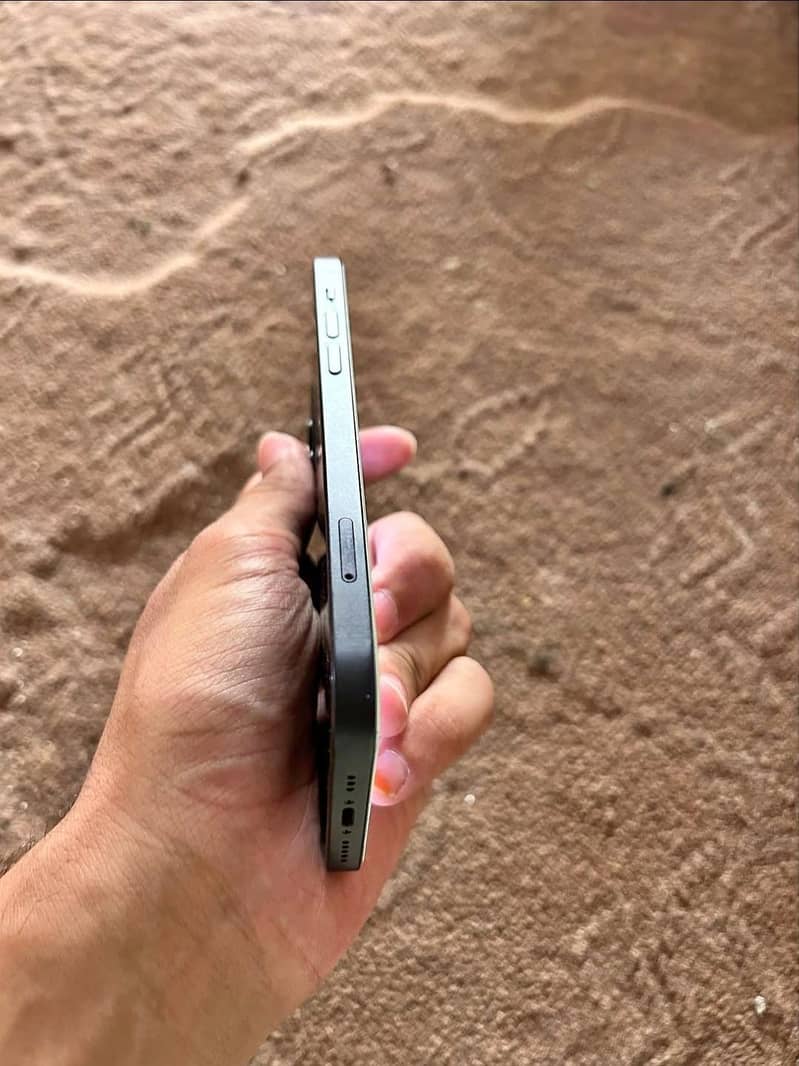 Apple iPhone 12 2