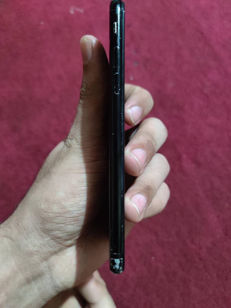 Apple iPhone 7 3