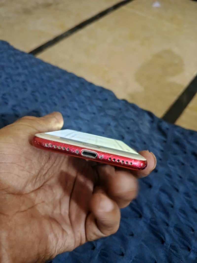 Apple iPhone 7 3
